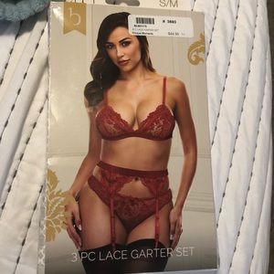 3 pc lace garter set